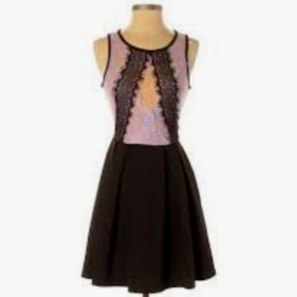 Beatiful Cocktail Dress. Lace/mesh. Size 8.
